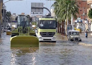 محافظة شمال سيناء تعاين مخرات السيول بشكل وقائي تحسبا للأمطار الغزيرة