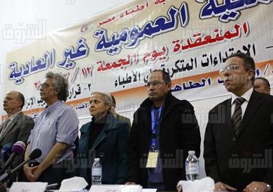 «الأطباء» يعلنون الإضراب الجزئي لحين معاقبة المعتدين عليهم - تصوير: هبه خليفة