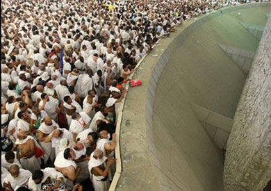 حجاج بيت الله يشرعون في رمي الجمارات