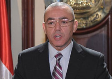 الطيار حسام كمال وزير الطيران المدني