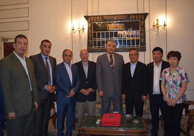 محافظ المنيا والوفد الصينى