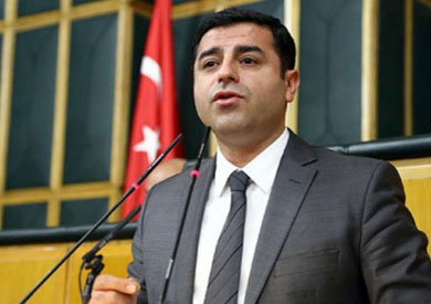 صلاح الدين دميرتاش زعيم حزب الشعوب الديمقراطي المؤيد للأكراد في تركيا