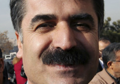 حزب العمال الكردستاني وعد بالإفراج عن أيغون