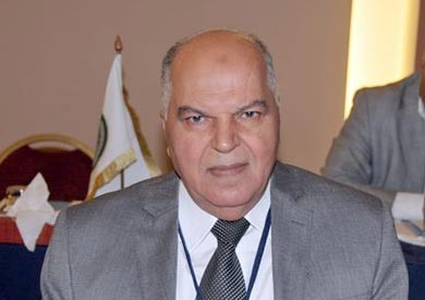 خلف الزناتي، نقيب المعلمين ورئيس اتحاد المعلمين العرب