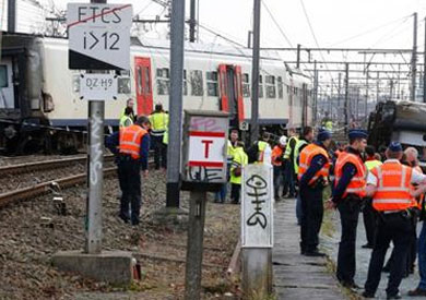 مشاهد من خروج قطار عن القضبان في بلجيكا