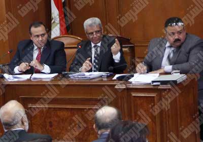 جانب من مناقشات اللجنة التشريعية بمجلس الشورى _ تصوير: جيهان نصر