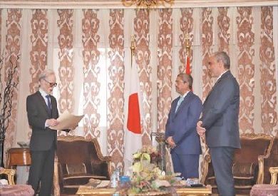 وزير خارجية اليابان يكرم العربي