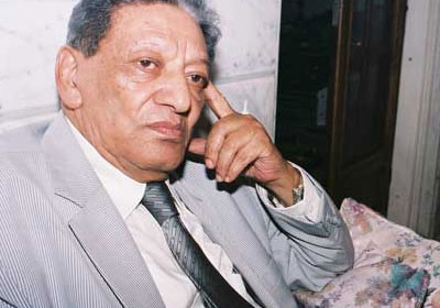 الكاتب الصحفى لويس جريس