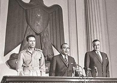 البرلمان.. قرن ونصف من المعارك والمشادات والاستجوابات