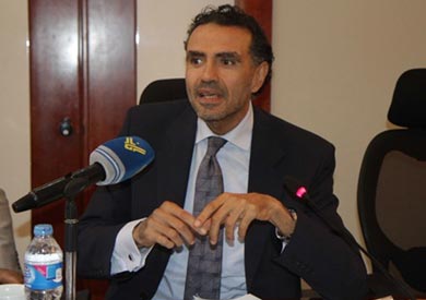 محمود العلايلي عضو مجلس الأمناء