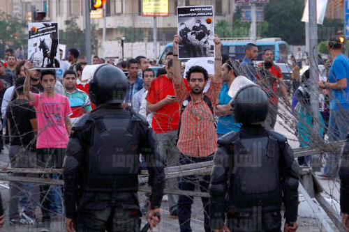 مظاهرة أمام الاتحادية ضد قانون التظاهر - تصوير: أحمد عبد الفتاح