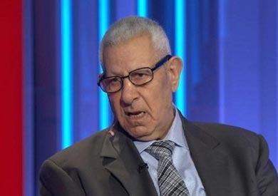 مكرم محمد أحمد نقيب الصحفيين الأسبق