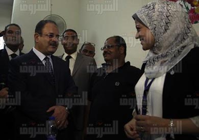 وزير الداخلية يتفقد عدد من اللجان الانتخابية بالجيزة - تصوير: احمد عبد الجواد