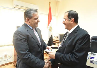 طاهر أبو زيد وزير الرياضة