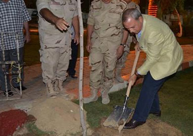 محافظ قنا