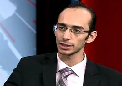 عضو اللجنة محمد عبد العزيز