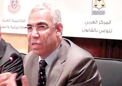 مصطفى عبدالقادر ــ رئيس مصلحة الضرائب
