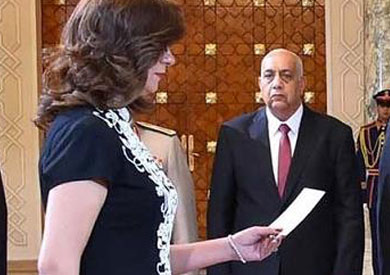 نبيلة مكرم