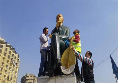 تمثال محمد عبدالوهاب في باب الشعرية