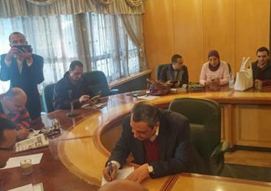 قلاش يتقدمة بأووراق ترشحه