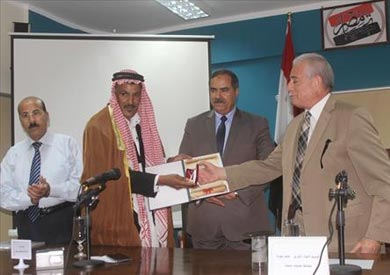 فودة يكرم الشيخ أحمد أبو راشد ممثل قبائل كاترين في بورصة لندن