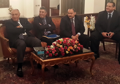 وزير الخارجية سامح شكري أثناء لقاءه مع وفد من الإعلاميين المصريين