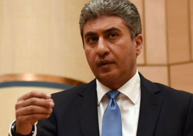 وزير الطيران المدني شريف فتحي