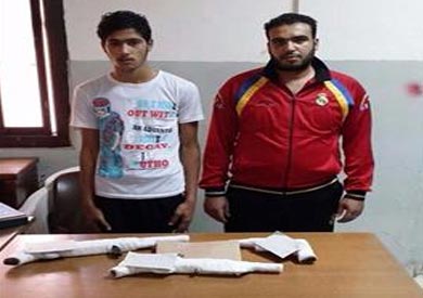 ضبط 2 وبحوزتهم اسلحة بقصد الاتجار