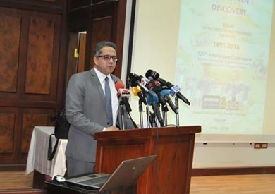 وزير الآثار يلقي كلمة افتتاح المؤتمر