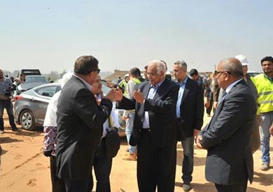 وزير النقل يطالب الشركات المنفذة لطريق شبرا / بنها الحر بالالتزام بالتوقيتات المحددة لإنهائه