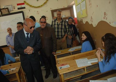 القائم باعمال محافظة القاهرة يتفقد اول ايام امتحانات الاعدادية