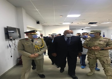 سامح شكري يزور المستشفى الميداني المصري في بيروت