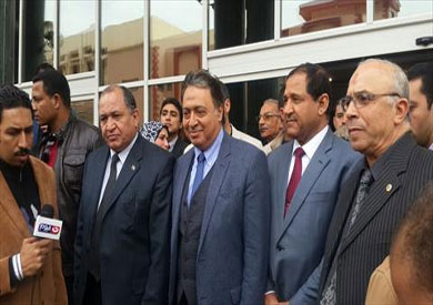 صور زيارة الوزير للمستشفى العالمي