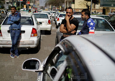 وقفة سائقي التاكسي الأبيض أمام مجلس الدولة- تصوير أحمد عبداللطيف