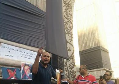 وقفة للجنة الحسيني أبو الضيف