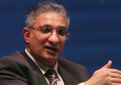 أحمد زكي بدر وزير التنمية المحلية