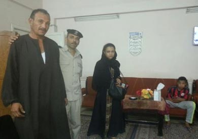 العثور علي فتاه هاربه من أهلها بمحطة المنيا