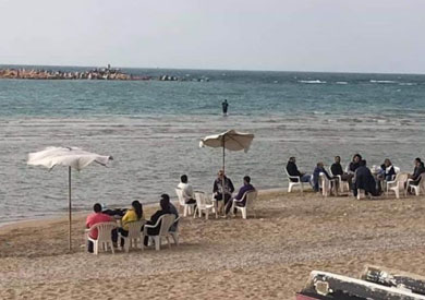 اقبال بالشاطئ