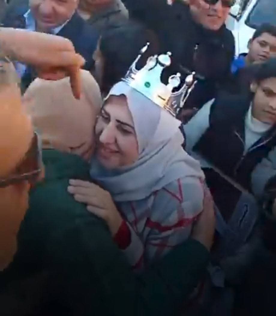 المال الحلال أهو.. أنصار النائبة إيمان خضر يحتفلون بفوزها في انتخابات مجلس النواب 