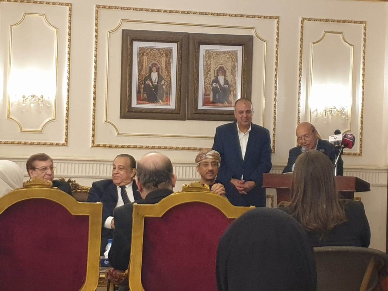بدء أمسية اللغة العربية بين مطرقة التغريب وسندان التهميش في سفارة سلطنة عمان بدء أمسية اللغة العربية بين مطرقة التغريب وسندان التهميش في سفارة سلطنة عمان