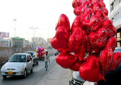 تحتفل عدة مدن في باكستان بعيد الحب منذ سنوات