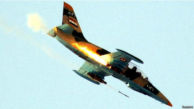 تستخدم القوات السورية طيرانها الحربي لضرب مواقع المعارضين