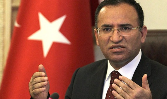 وزير العدل التركي: توقيف 32 ألف شخص للتحقيق معهم في «محاولة الانقلاب»