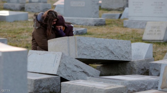 تدنيس مقبرة يهودية في فيلادلفيا في سلسلة هجمات بالولايات المتحدة