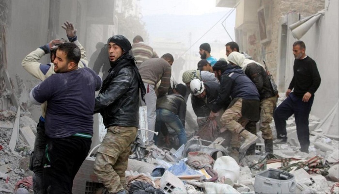 ارتفاع ضحايا قصف جوي على بلدة بشرق سوريا إلى 82 بينهم 58 مدنيا