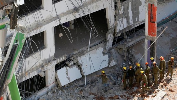 إصابة 9 أشخاص إثر انهيار أسقف منازل في «لاهور».. والعثور على 3 قنابل بموقع الحادث