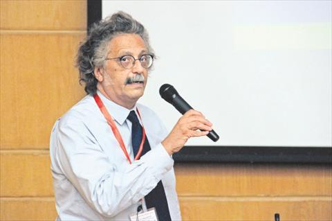 حسين خيرى نقيب الاطباء تصوير ابراهيم عزت