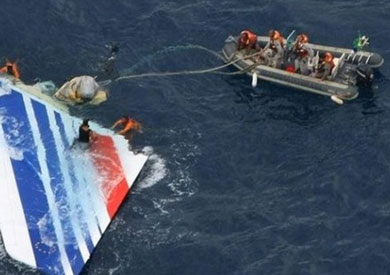 استمرار جهود البحث عن حطام طائرة إير آسيا المنكوبة – أرشيفية