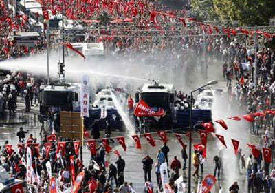 خراطيم مياه لفض المتظاهرين - أرشيفية