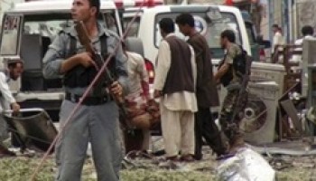 مقتل حاكم مقاطعة أفغانية ونجله وخمسة حراس في تفجير لغم